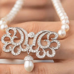 Load image into Gallery viewer, 18-1 Damla Montürlü Gümüş İnci Kolye mzkcb0-gy.myshopify.com